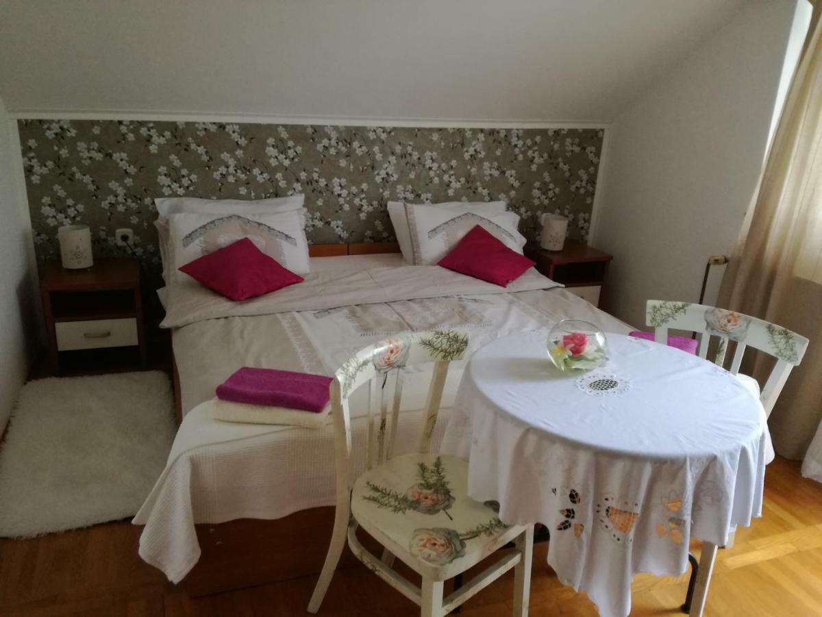 Apartman Jasmin Apartment Catrnja Ngoại thất bức ảnh