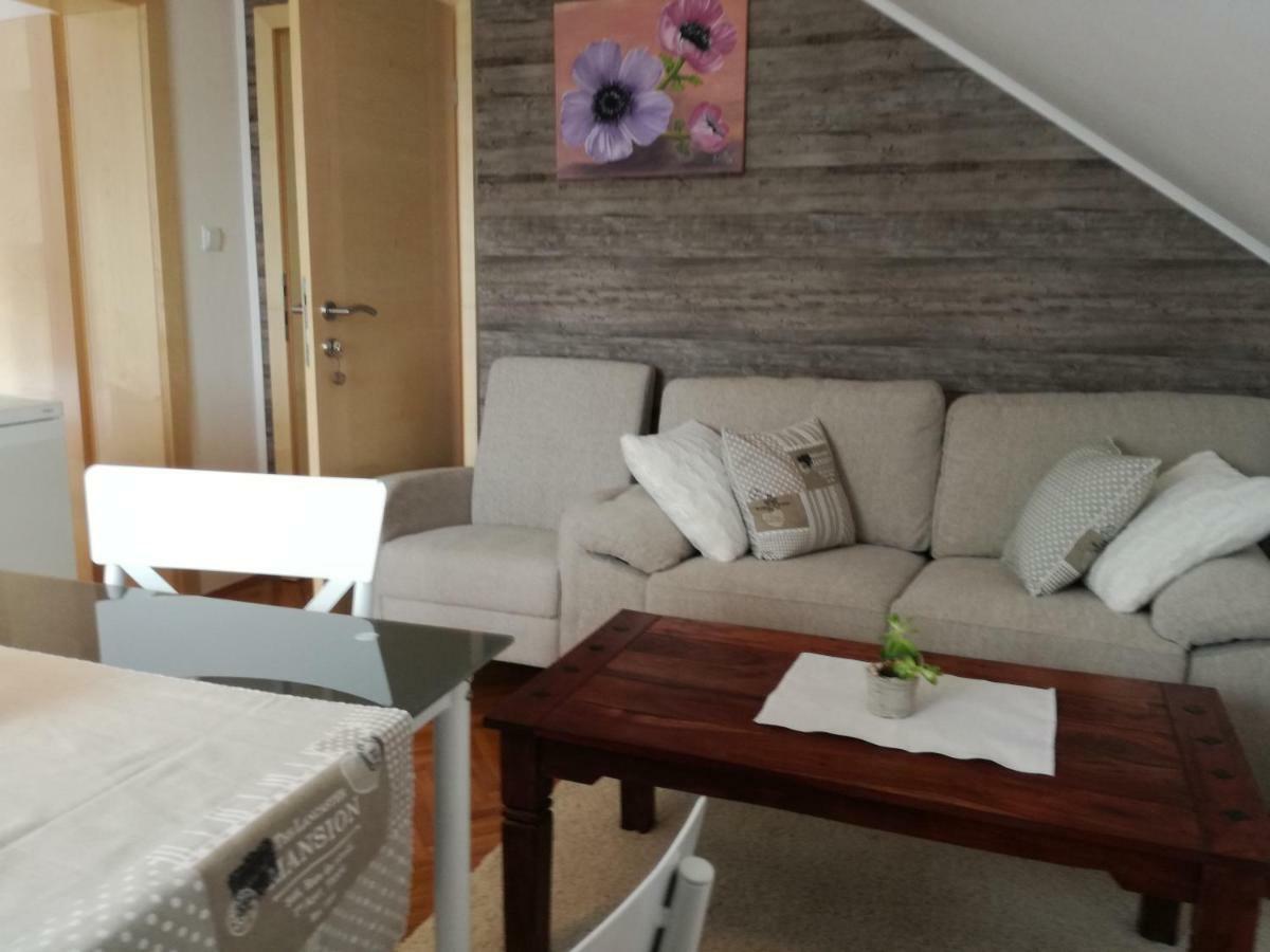 Apartman Jasmin Apartment Catrnja Ngoại thất bức ảnh