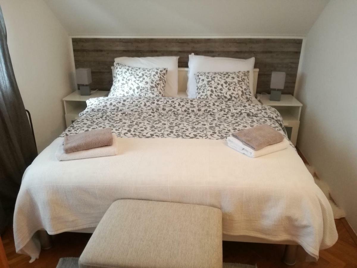 Apartman Jasmin Apartment Catrnja Ngoại thất bức ảnh