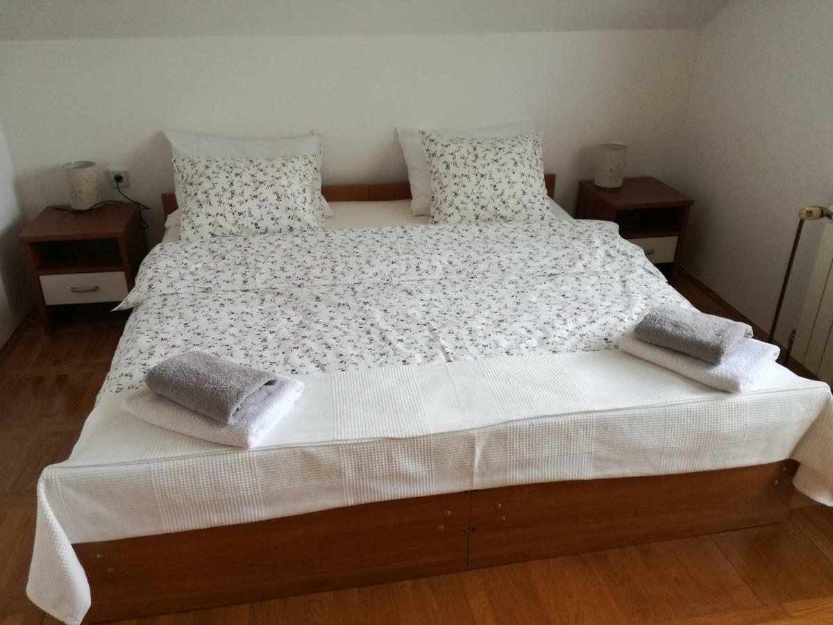 Apartman Jasmin Apartment Catrnja Ngoại thất bức ảnh